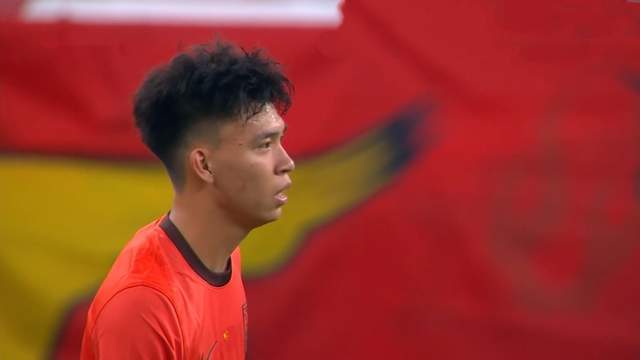 CCTV5+直播，U23国足变阵多进球，弱旅没世界排名 朱鹏宇头球占优